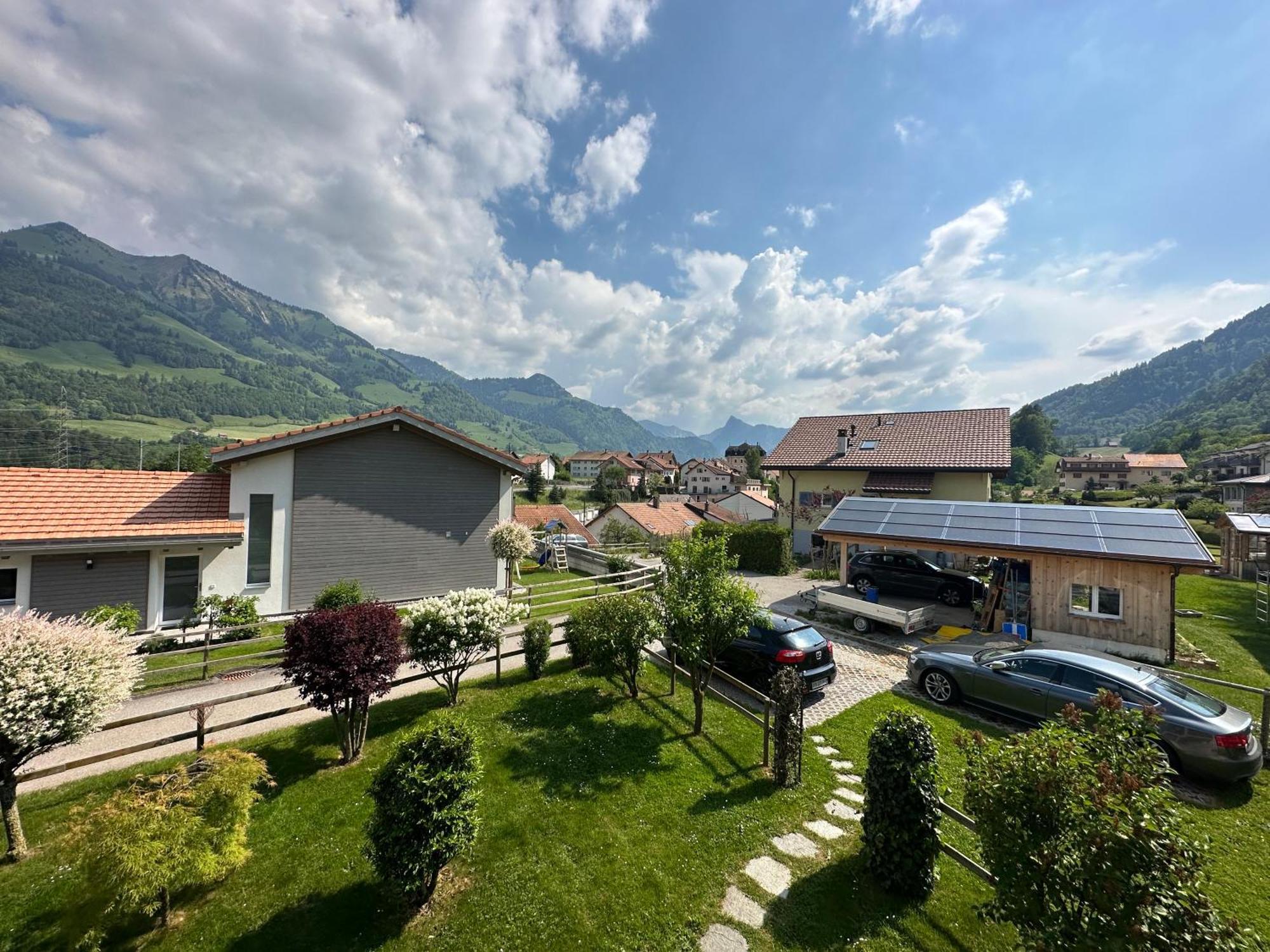 Gruyere Alpes Appartement 3 Chambres Bbq Parking Neirivue Εξωτερικό φωτογραφία