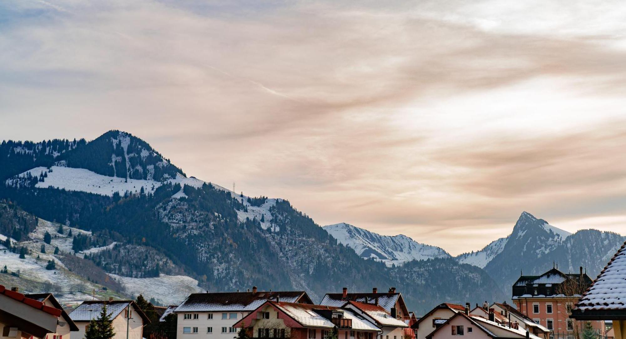 Gruyere Alpes Appartement 3 Chambres Bbq Parking Neirivue Εξωτερικό φωτογραφία